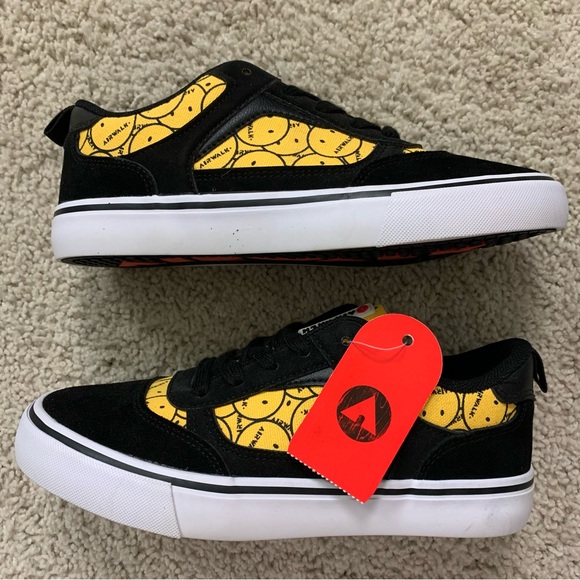 NEW! Boy's AIRWALK Huntington SMILEY FACE Skateboard SNEAKERS Athletic SHOES 4 - Picture 4 of 6